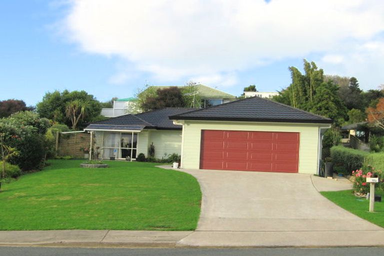 Photo of property in 13 Jelas Road, Red Beach, 0932