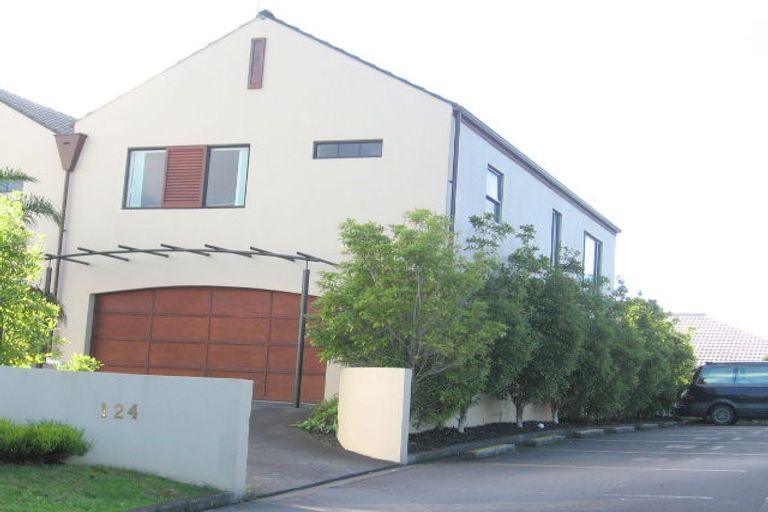 Photo of property in 4/124 Pakuranga Road, Pakuranga, Auckland, 2010