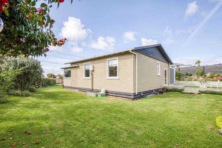 Photo of property in 37 Mosston Road, Castlecliff, Whanganui, 4501