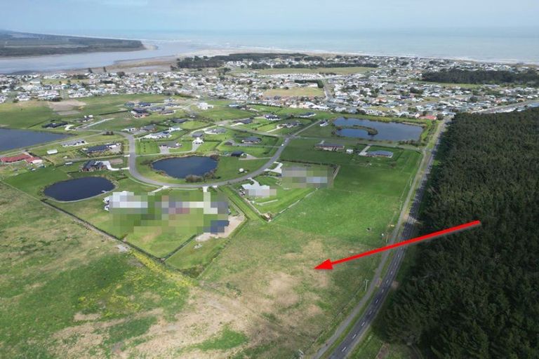 Photo of property in 11 Carex Grove, Foxton Beach, Foxton, 4815