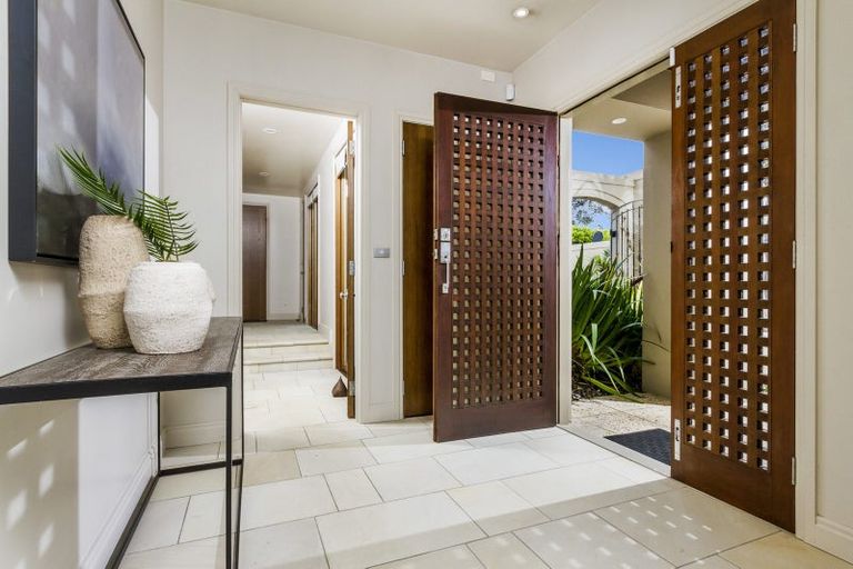 Photo of property in 3a Holiday Road, Milford, Auckland, 0620