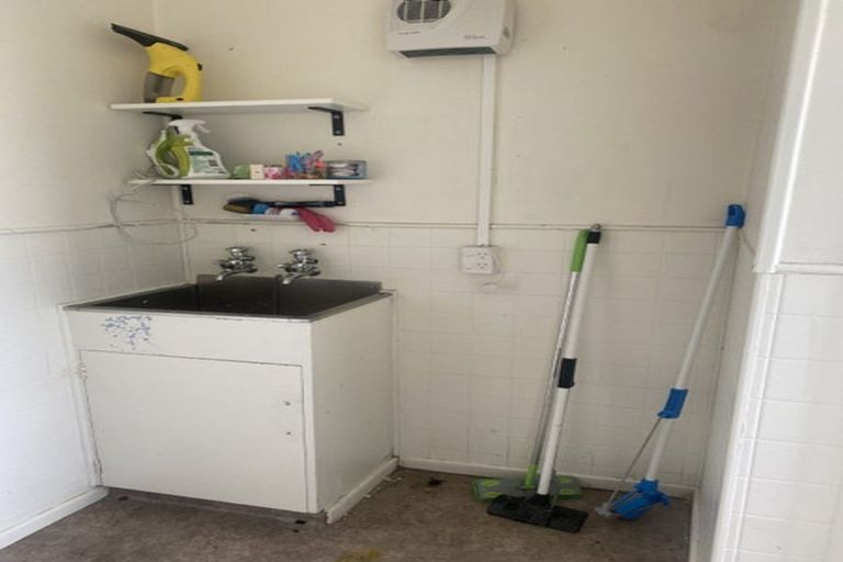 Photo of property in 212 Kaikorai Valley Road, Bradford, Dunedin, 9011