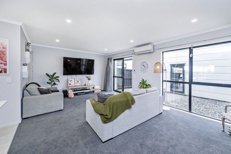 Photo of property in 18 Brian Keogh Lane, Wigram, Christchurch, 8025