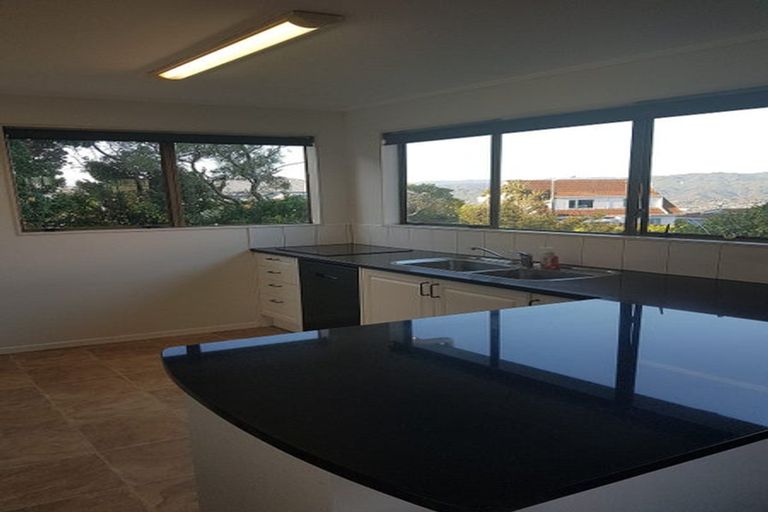 Photo of property in 64 Cypress Drive, Maungaraki, Lower Hutt, 5010