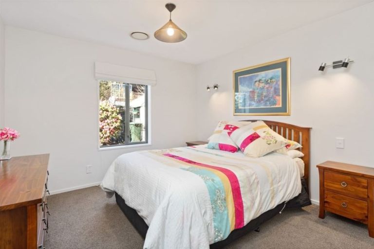 Photo of property in 11 Cricklewood Place, Avonhead, Christchurch, 8042