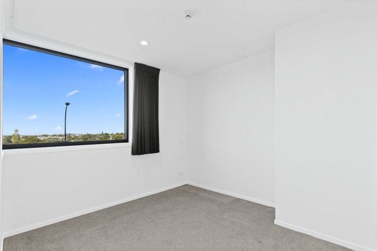 Photo of property in 203/6 Waikumete Road, Glen Eden, Auckland, 0602