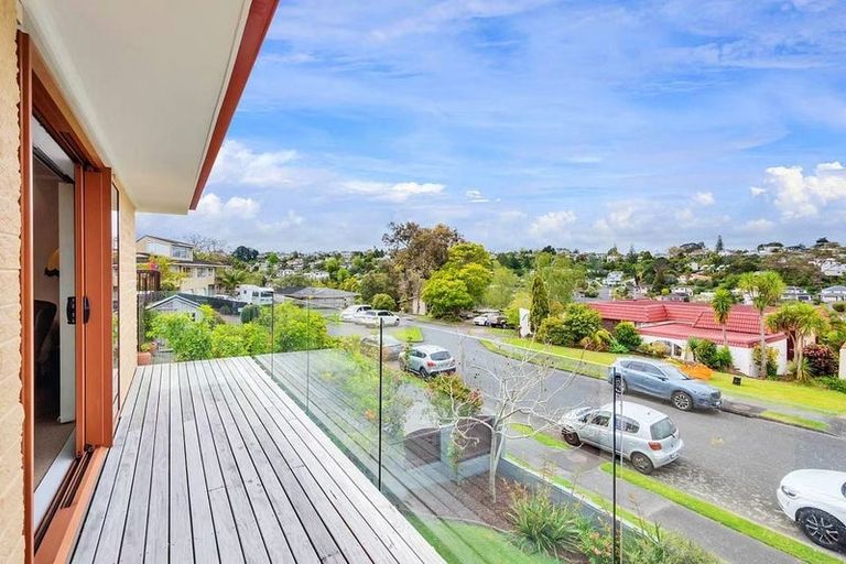 Photo of property in 11 Robin Lane, Browns Bay, Auckland, 0630