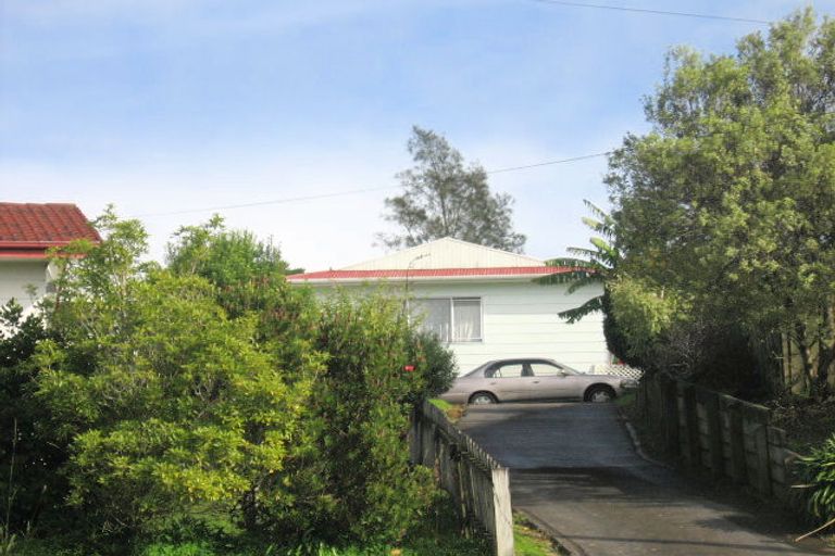 Photo of property in 2/317 Triangle Road, Massey, Auckland, 0614