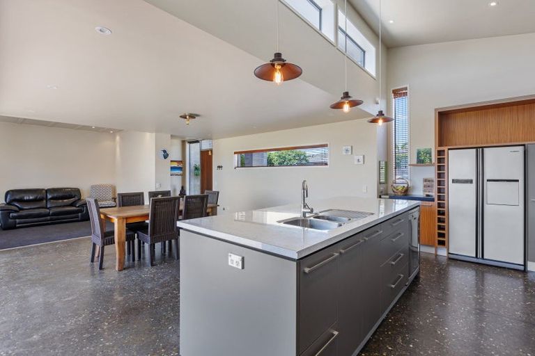 Photo of property in 61 Karamea Street, Whalers Gate, New Plymouth, 4310