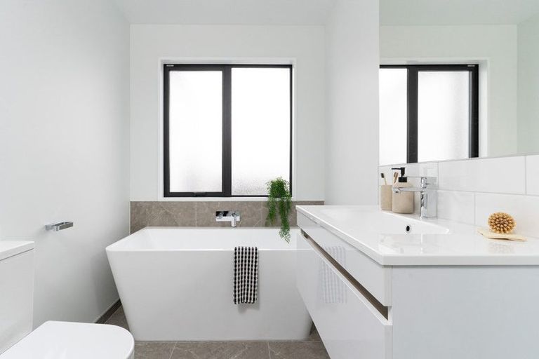 Photo of property in 8 Rakau Lane, Casebrook, Christchurch, 8051