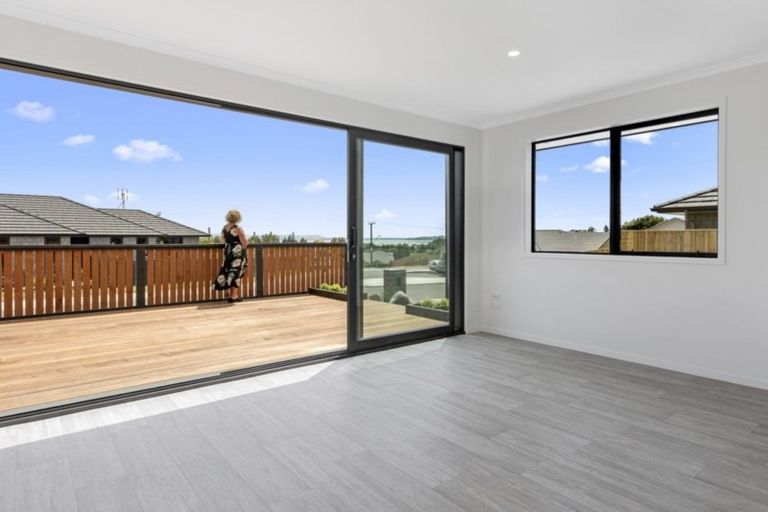 Photo of property in 82 Bert Wall Drive, Omokoroa, 3114