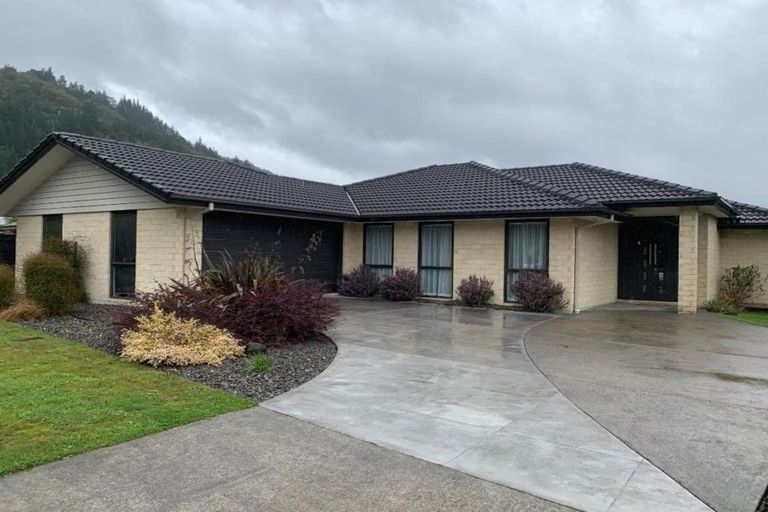 Photo of property in 6 Tui Drive, Picton, 7220