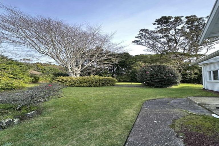 Photo of property in 306 South Road, Omata, New Plymouth, 4374