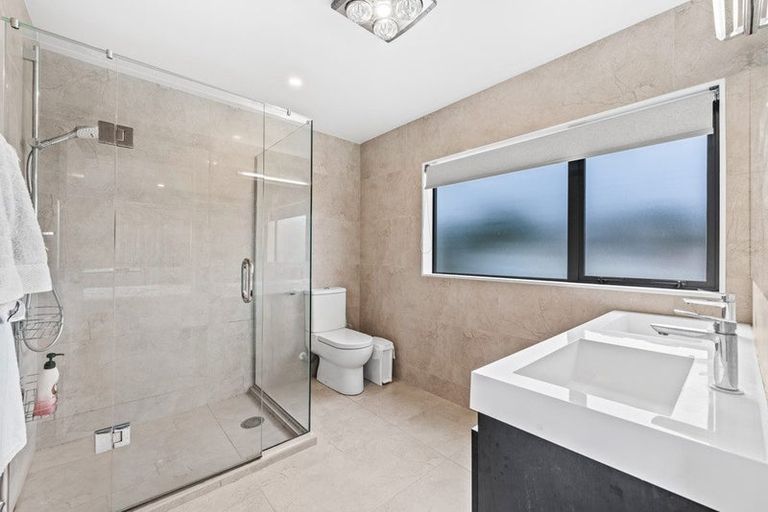 Photo of property in 11 Matisse Drive, West Harbour, Auckland, 0618
