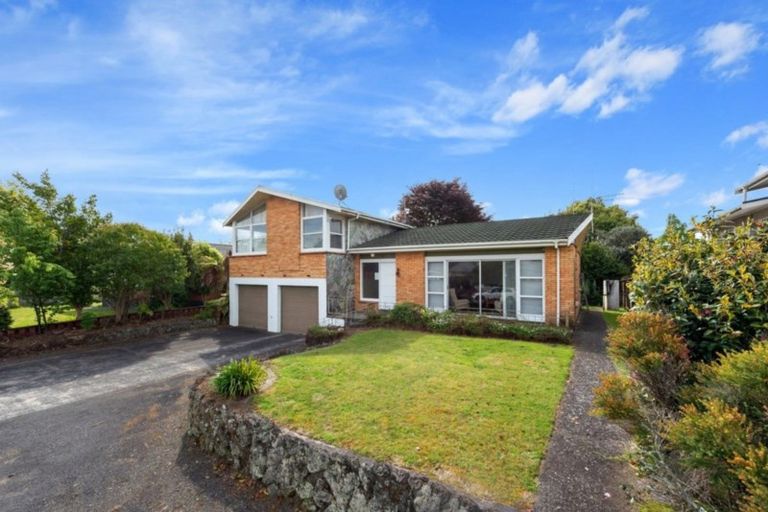Photo of property in 10 Kensington Place, Fairfield, Hamilton, 3214