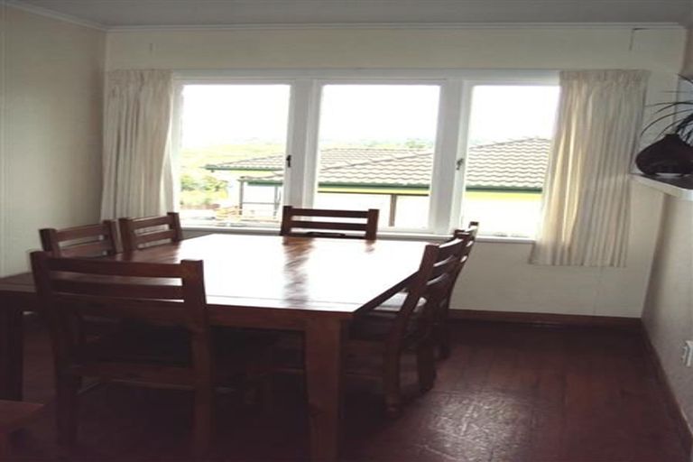 Photo of property in 17 Oreil Avenue, West Harbour, Auckland, 0618