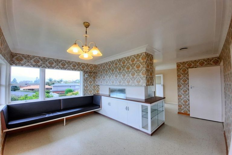 Photo of property in 25 The Crest, Sunnyhills, Auckland, 2010