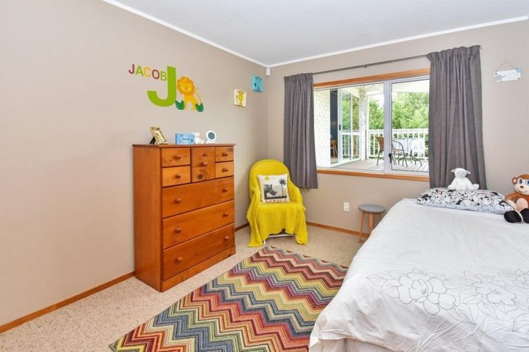 Photo of property in 72 Kauri View Road, Opaheke, Papakura, 2584