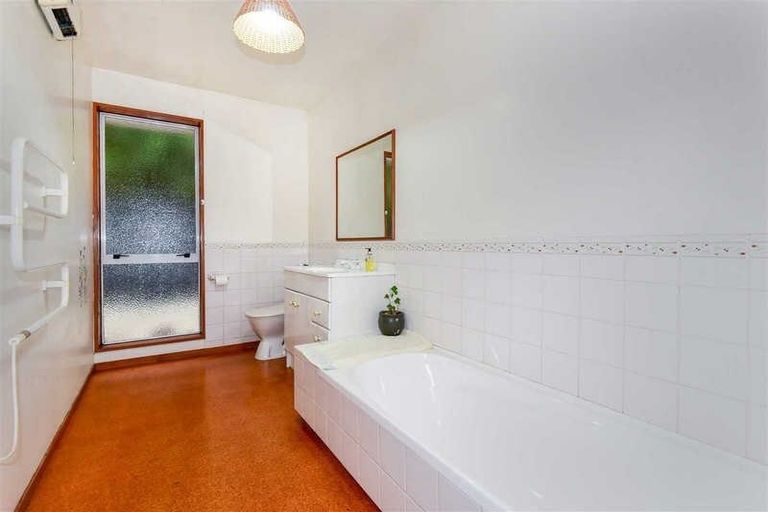 Photo of property in 12 Ilam Park Place, Ilam, Christchurch, 8041