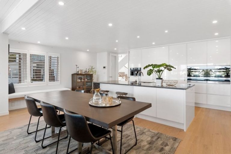 Photo of property in 9 Commodore Parry Road, Castor Bay, Auckland, 0620