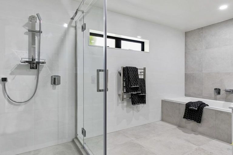 Photo of property in 99a Gloucester Road, Manurewa, Auckland, 2102