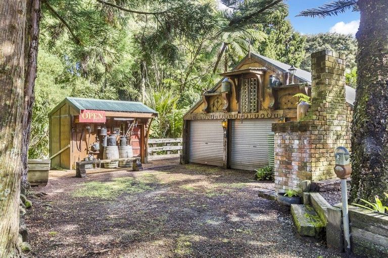 Photo of property in 147 Carter Road, Oratia, Auckland, 0604