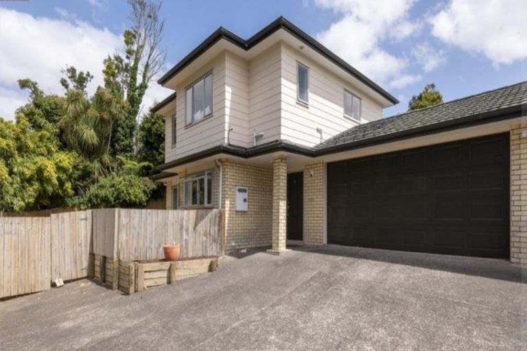 Photo of property in 3a Trelawn Place, Cockle Bay, Auckland, 2014