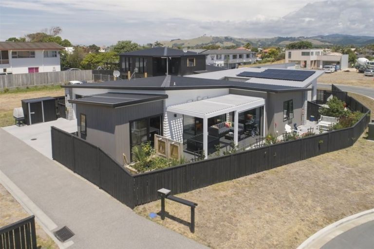 Photo of property in 6 Huanui Close, Papamoa Beach, Papamoa, 3118