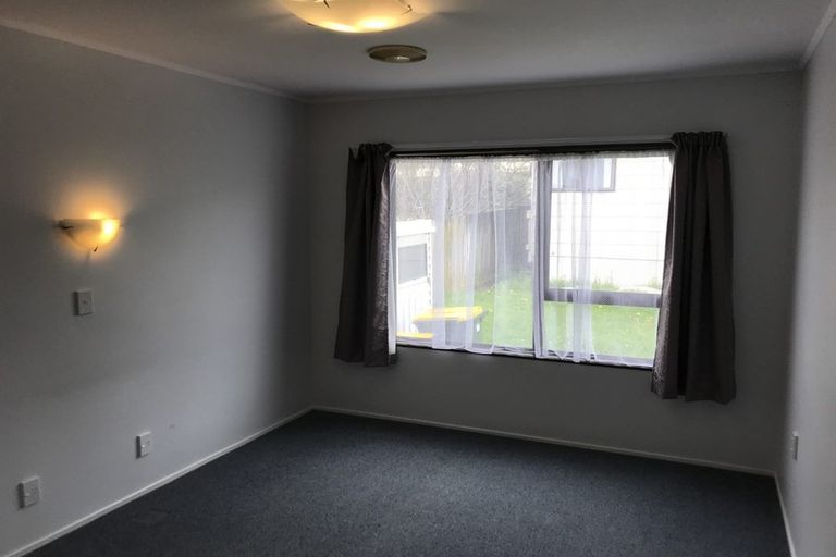 Photo of property in 71 Margan Avenue, New Lynn, Auckland, 0600