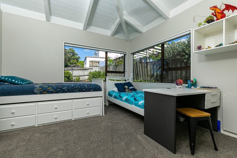 Photo of property in 6 Lingham Crescent, Torbay, Auckland, 0630