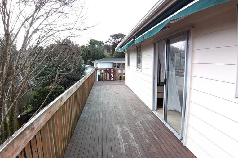 Photo of property in 19 St Catherine Crescent, West Harbour, Auckland, 0618