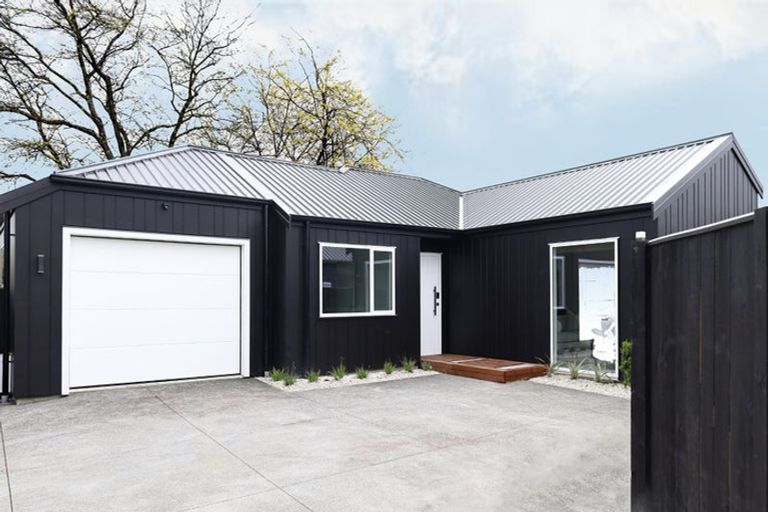 Photo of property in 14 Samuel Place, Terrace End, Palmerston North, 4410