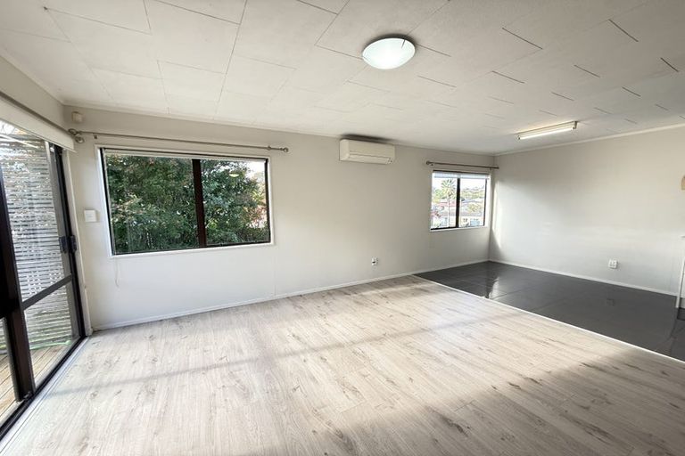 Photo of property in 41 Caribbean Drive, Unsworth Heights, Auckland, 0632