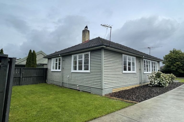 Photo of property in 37 Blighs Road, Strowan, Christchurch, 8052