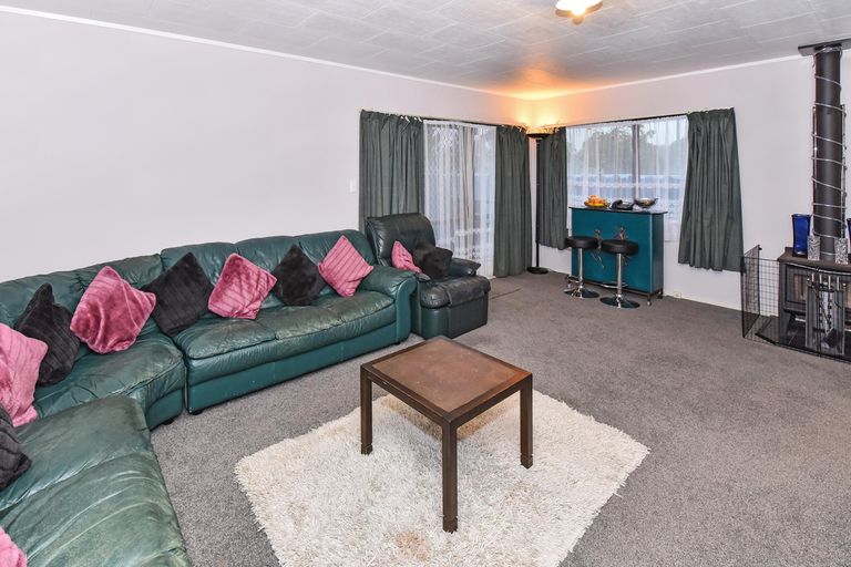 Photo of property in 2/8 Celmisia Place, Weymouth, Auckland, 2103