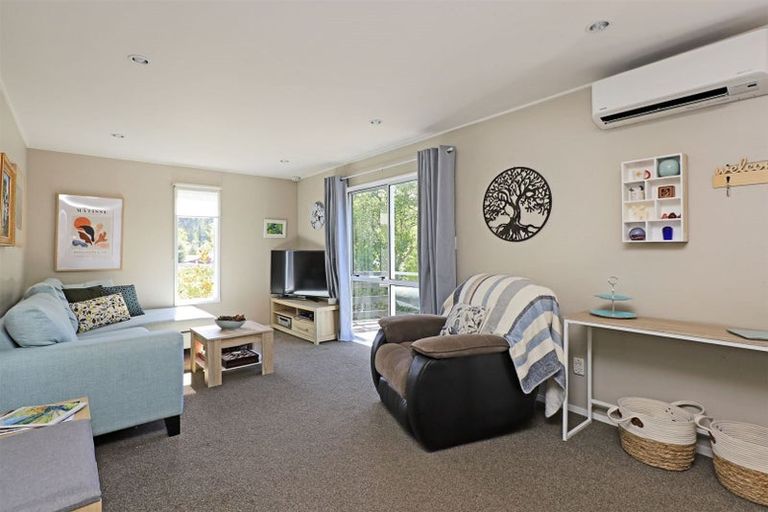 Photo of property in 2 Toop Street, Havelock North, 4130