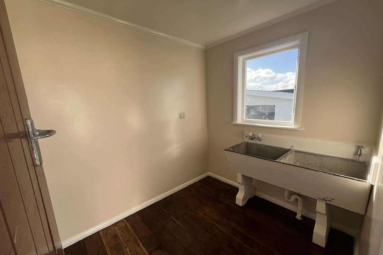 Photo of property in 3 Kauri Street, Levin, 5510