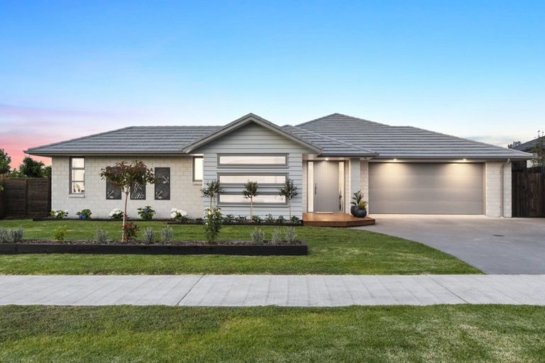 Photo of property in 10 Kayelene Place, Omokoroa, 3114