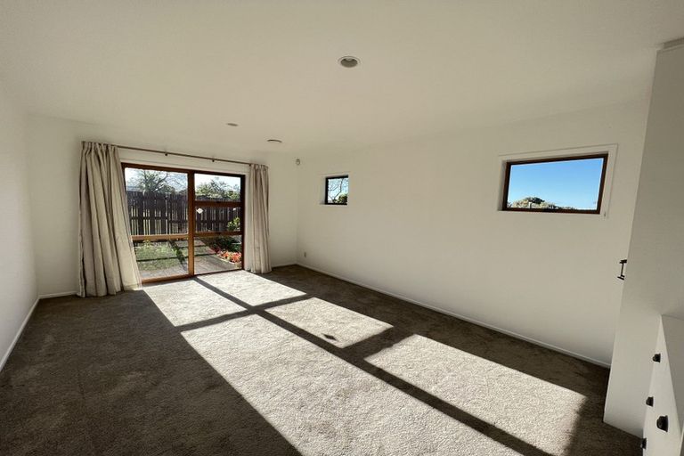 Photo of property in 29 Himalaya Drive, Half Moon Bay, Auckland, 2012
