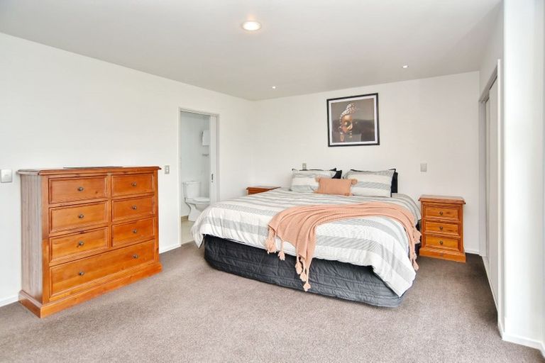 Photo of property in 547 Barbadoes Street, Edgeware, Christchurch, 8013