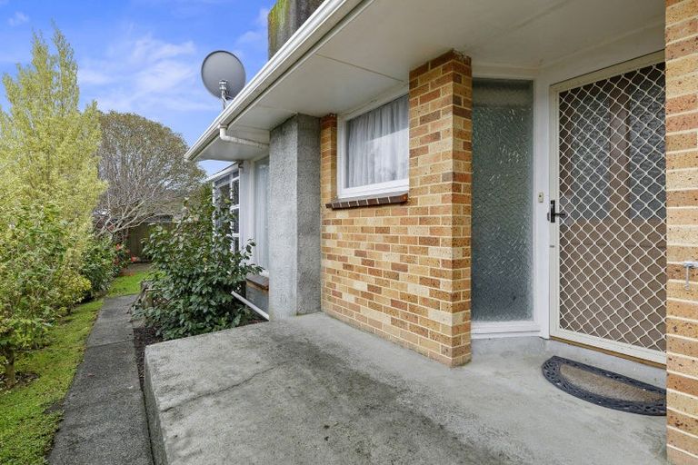 Photo of property in 5 Norana Road, Maoribank, Upper Hutt, 5018