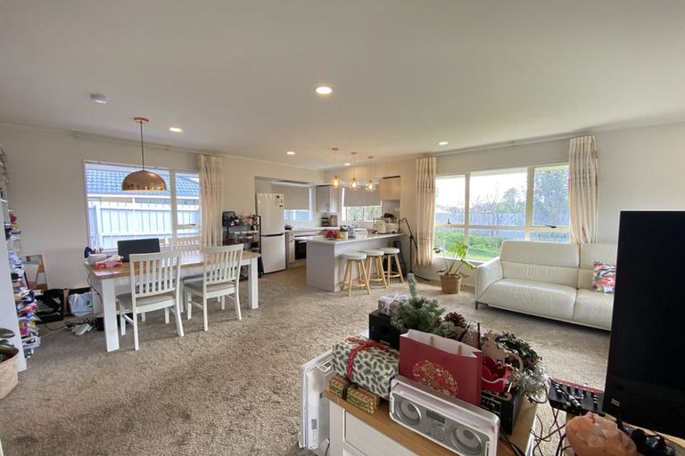 Photo of property in 15 Robin Brooke Drive, Flat Bush, Auckland, 2019