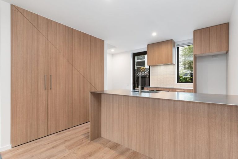 Photo of property in 4/7 Grove Road, Addington, Christchurch, 8024