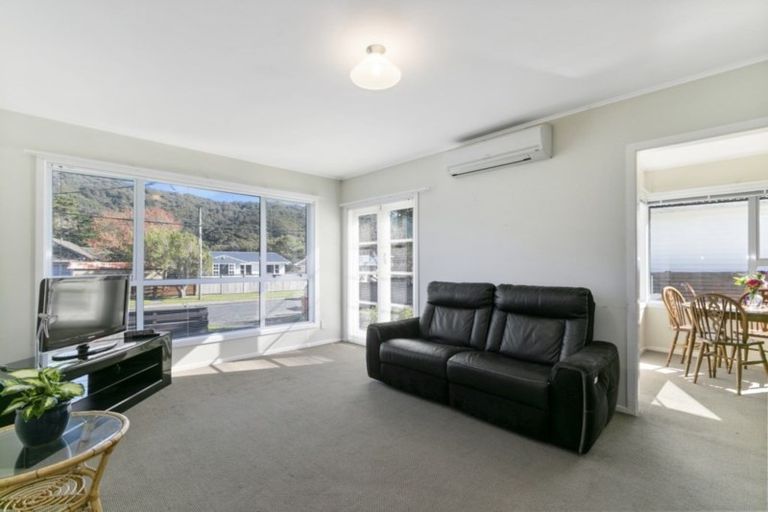 Photo of property in 91 Wood Street, Wainuiomata, Lower Hutt, 5014