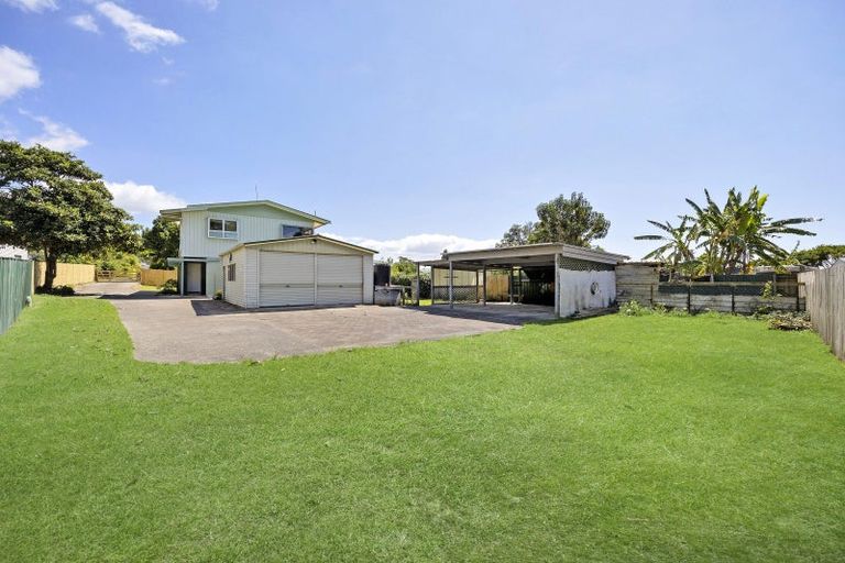 Photo of property in 12 Kawakawa-orere Road, Kawakawa Bay, Papakura, 2585