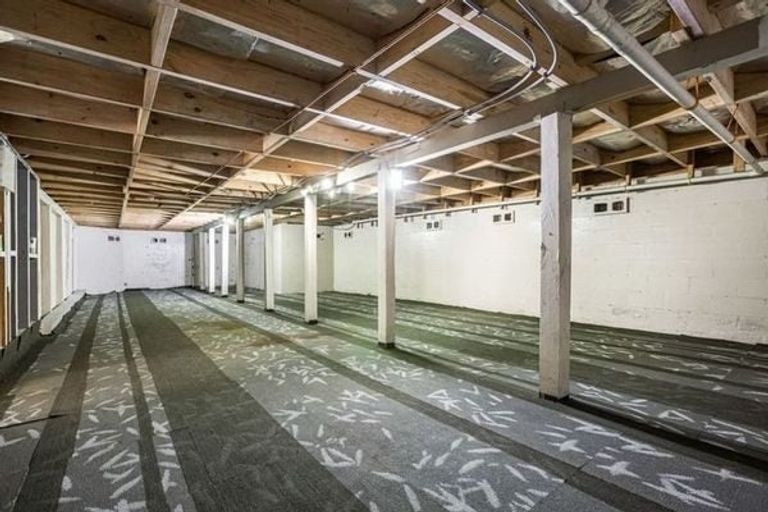 Photo of property in 24 Langana Avenue, Browns Bay, Auckland, 0630