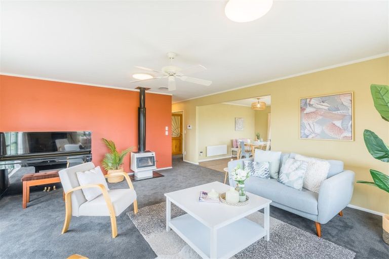 Photo of property in 191 Mazengarb Road, Paraparaumu, 5032