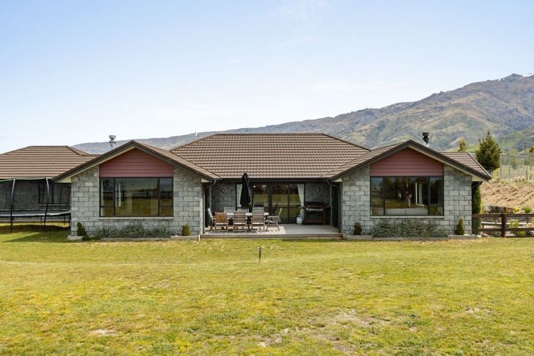Photo of property in 11 Macmillan Lane, Mount Pisa, Cromwell, 9383