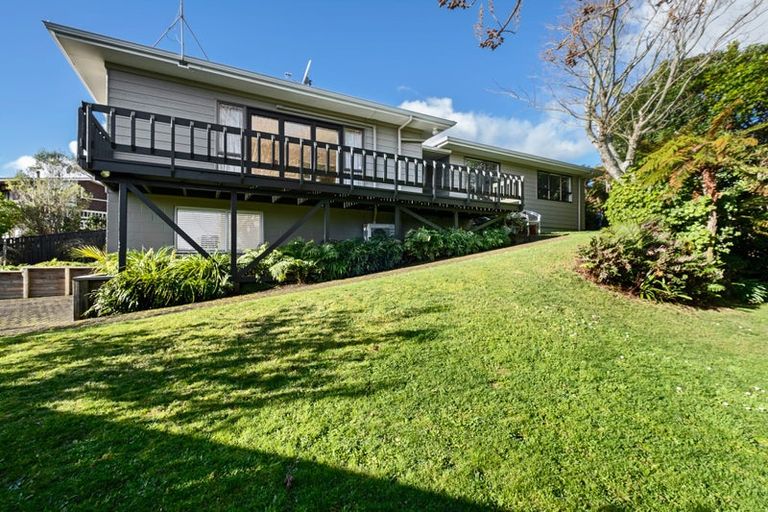 Photo of property in 11 Cargill Place, Frankleigh Park, New Plymouth, 4310
