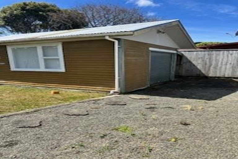 Photo of property in 22 Mary Crescent, Elderslea, Upper Hutt, 5018
